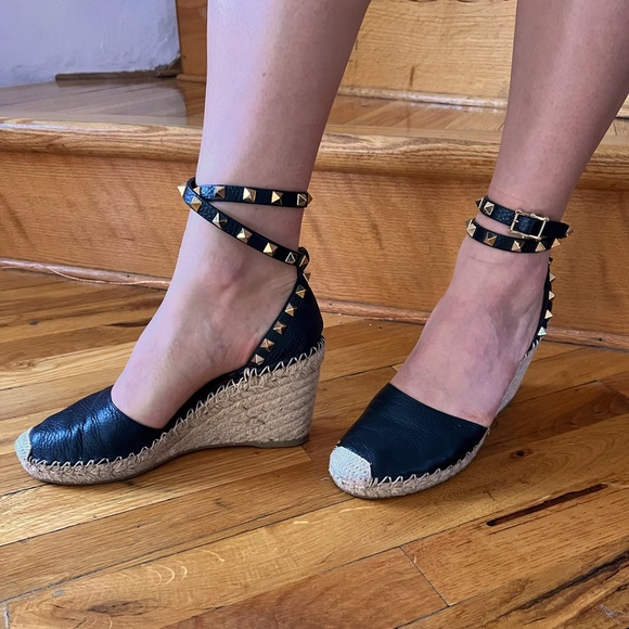 valentino closed toe wedge